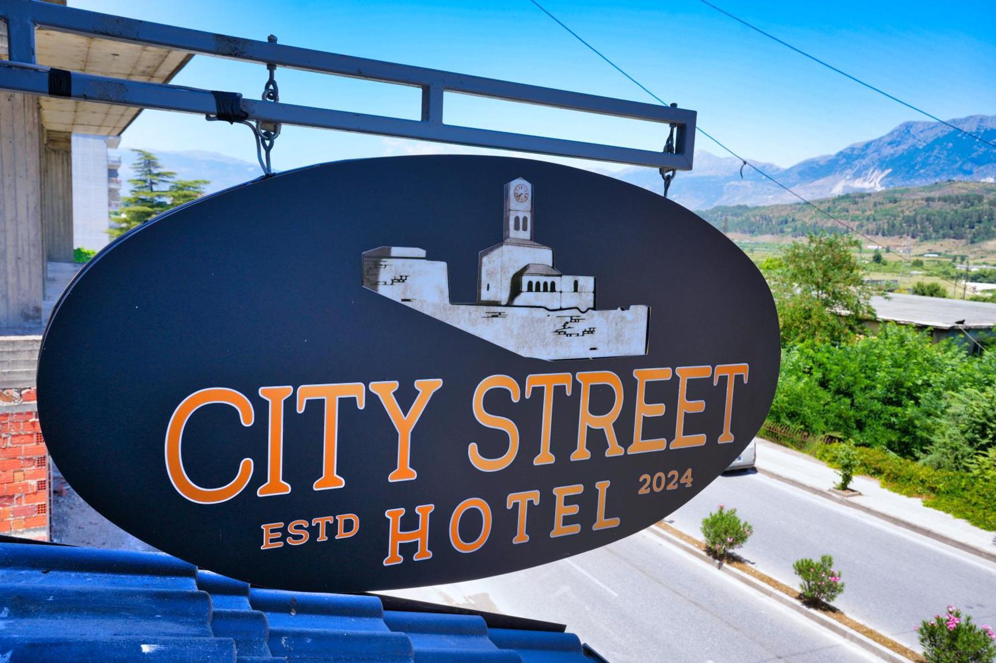 City Street Hotel ジロカストラ エクステリア 写真